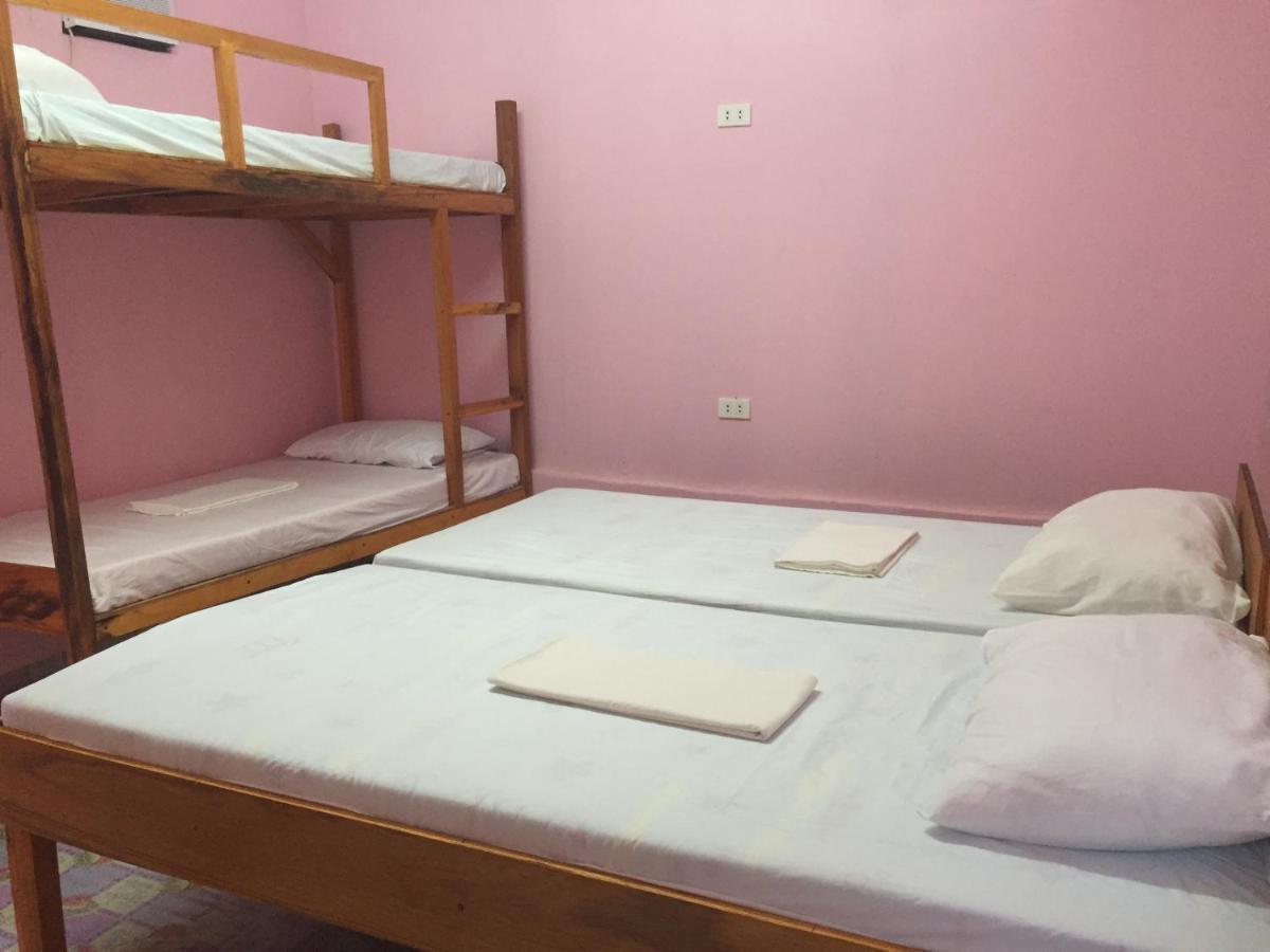 Bohemian Bohol Hostel Panglao-stad Buitenkant foto