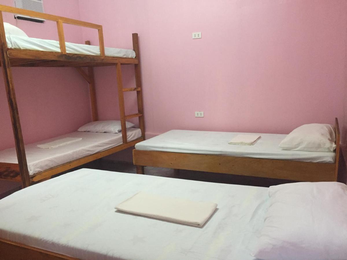 Bohemian Bohol Hostel Panglao-stad Buitenkant foto